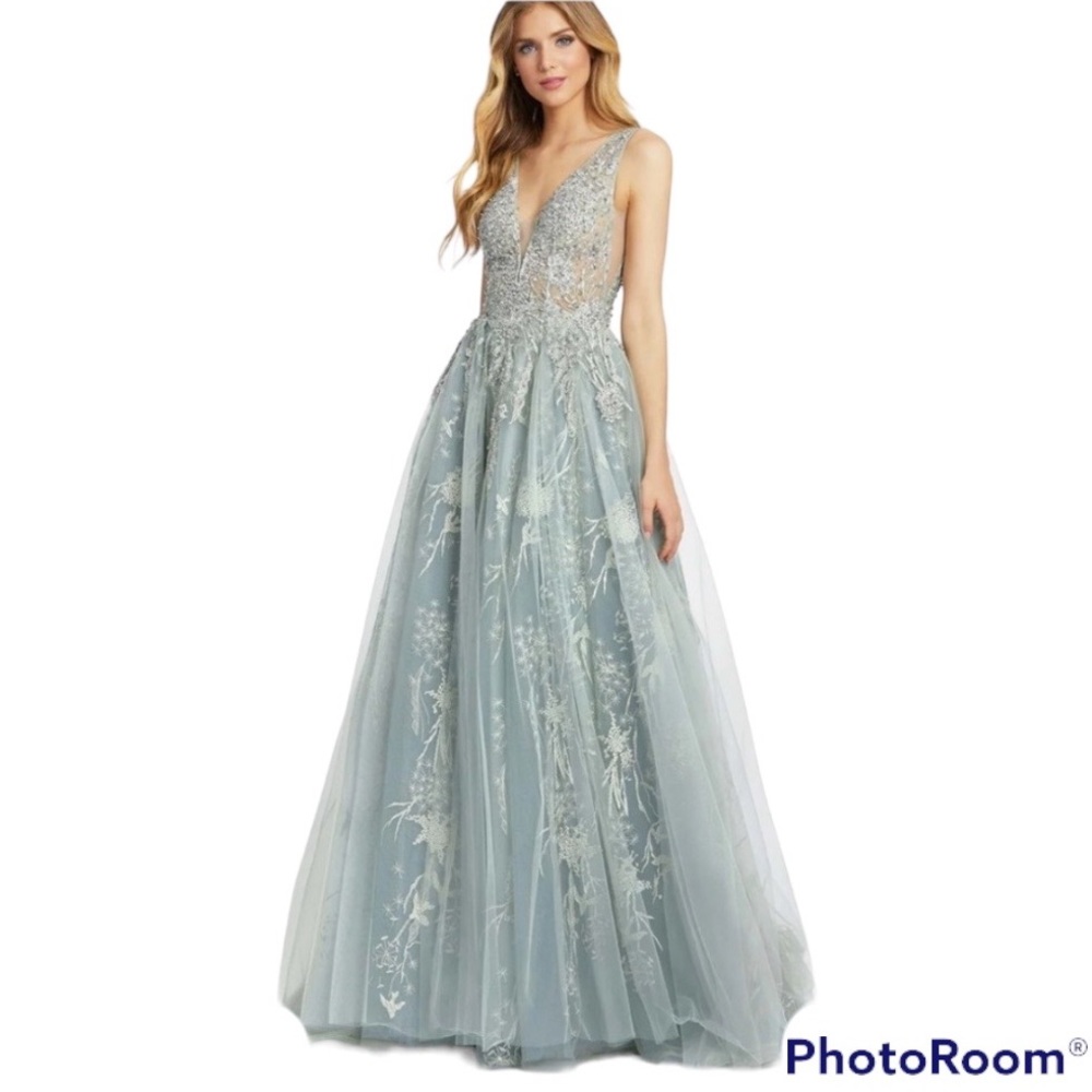 NWT Mac Duggal Beaded and Embroidered Pageant or Prom Dress Tulle Ball Gown